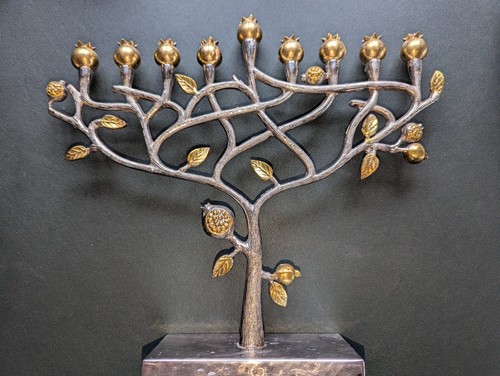 Hanukkah menorah sculpted - -,